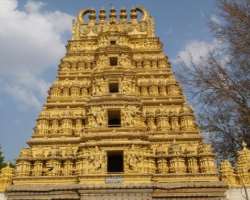 Not one or two there are 14 temples situated inside the palace. The oldest temple belongs to the 14th century.